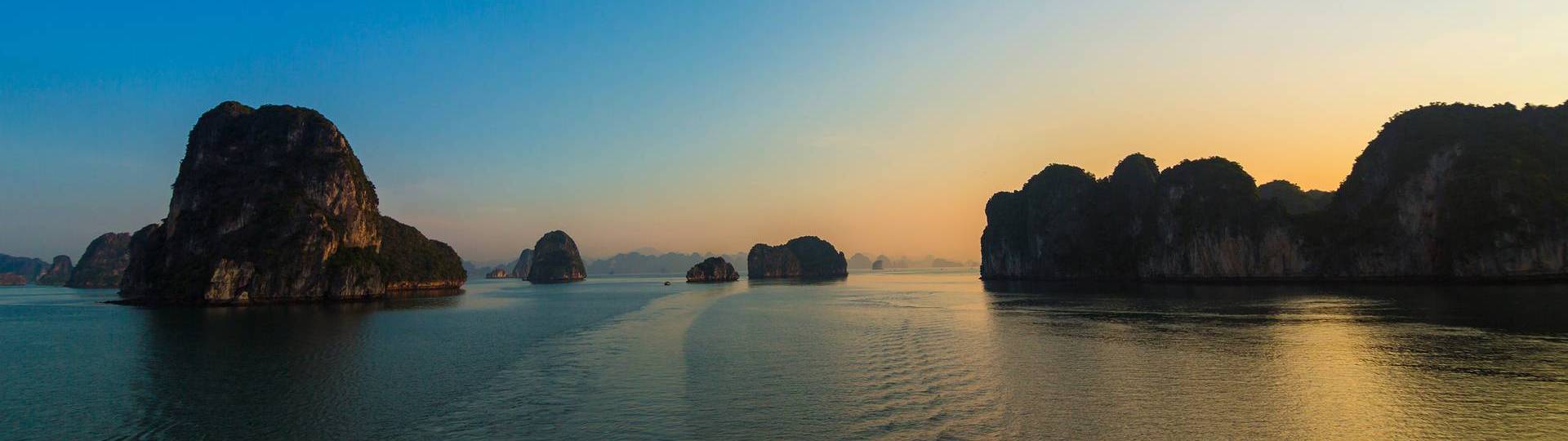 Hanoi to Halong Bay Cruise Tour