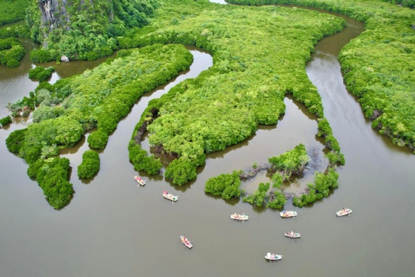 Ao Coi Otters Valley