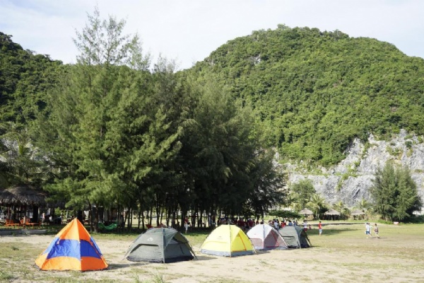 Camping in Lan Ha Bay and Cat Ba island